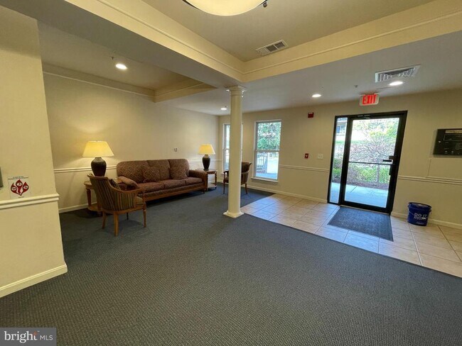 Building Photo - 2931 Deer Hollow Way