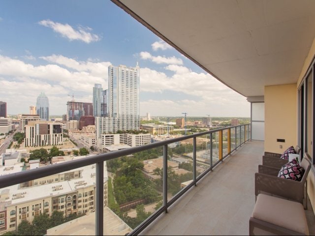 Building Photo - 799 W 5th St