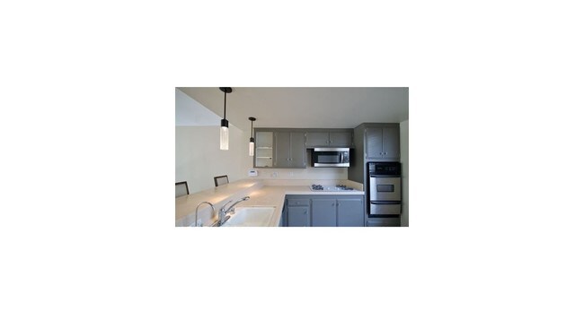 Building Photo - 4218 W Kling St