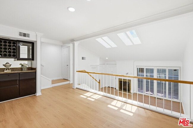 Building Photo - 13326 Maxella Ave