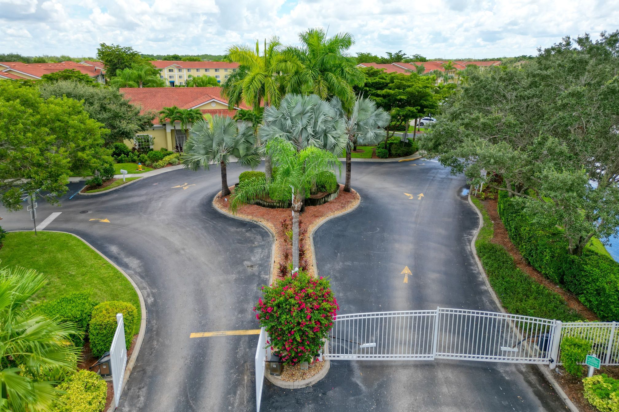 Building Photo - 8271 Key Royal Cir