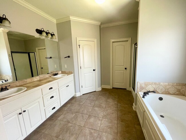 Building Photo - 3/2 for Rent in Ashbrooke of Gluckstadt!