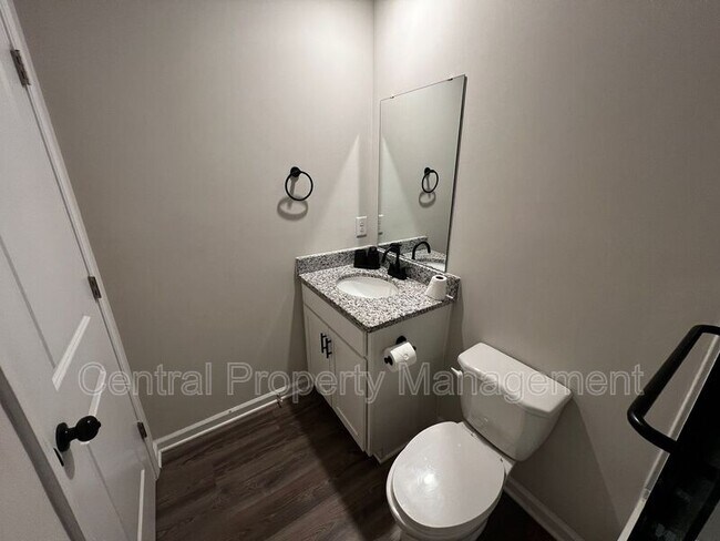 Building Photo - 124 Brooks Dr