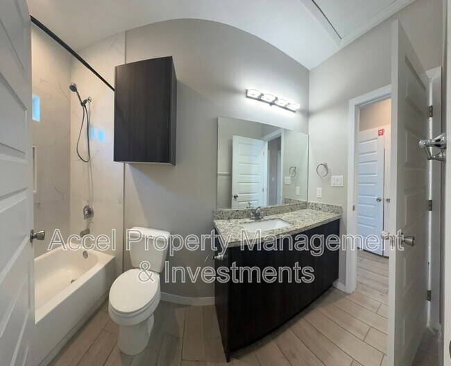 Building Photo - 3405 S Mia Ln