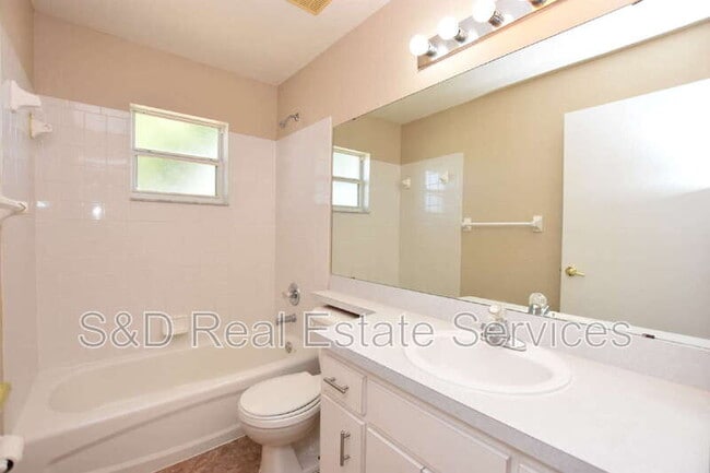 Building Photo - 2830 Hickory Ridge Dr