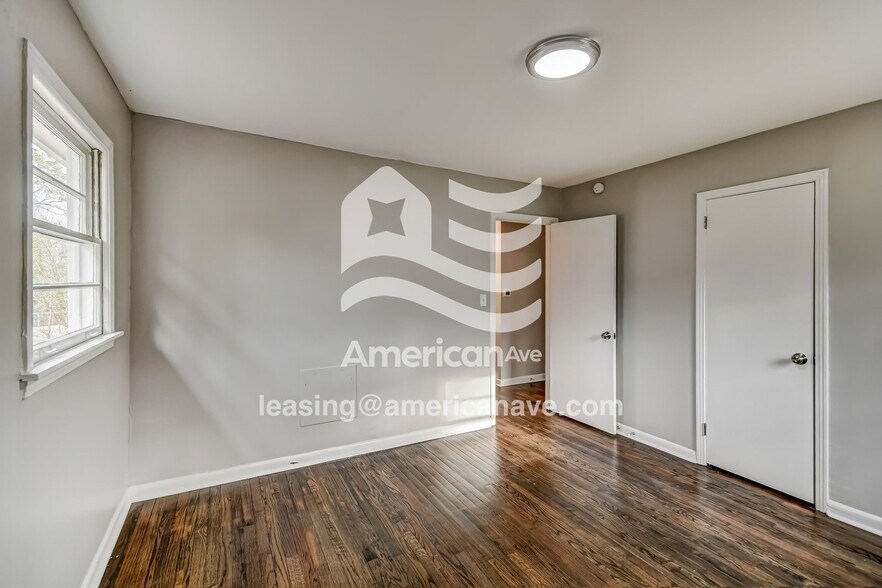 Building Photo - 8437 9th Ave S