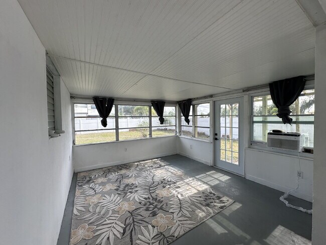 Building Photo - "Charming 1-Bedroom in Port Charlotte's Tranquil Setting"