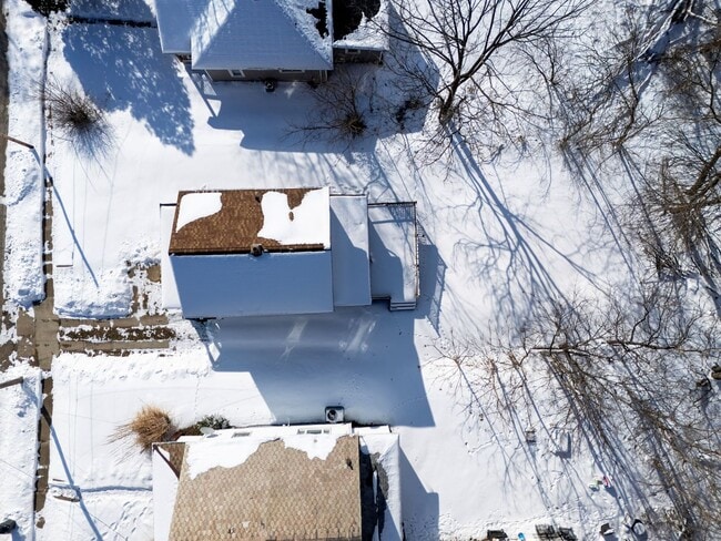 Building Photo - Two bedroom, single-family home
