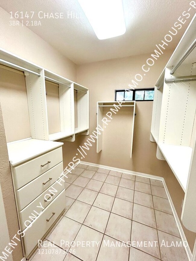 Building Photo - **APPLICATION RECEIVED** **MOVE-IN SPECIAL...