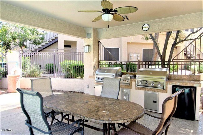 Building Photo - 11375 E Sahuaro Dr