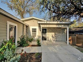 Building Photo - Cool home in East Austin - Don't Miss this...