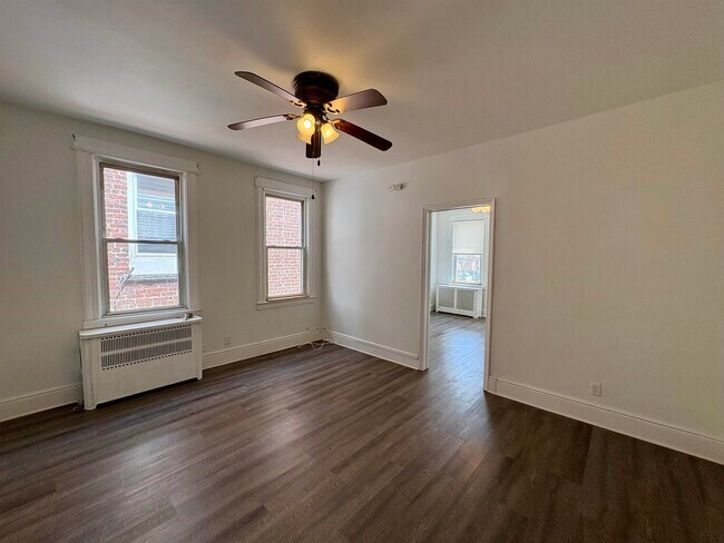 Building Photo - 663 Avenue C