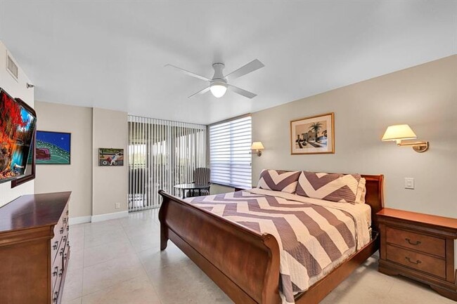 Building Photo - 7578 Regency Lake Dr