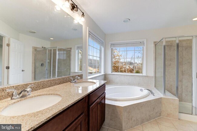 Building Photo - 42639 Chisholm Dr