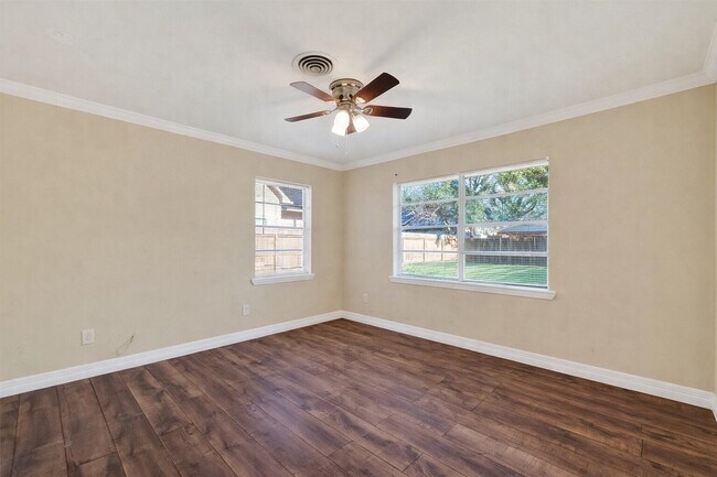 Building Photo - 703 Coryell St