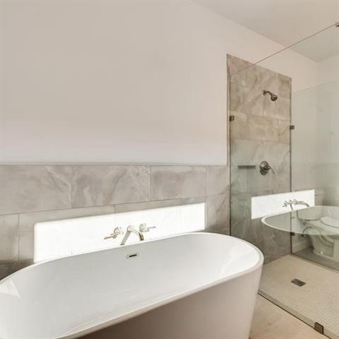 Building Photo - 4337 Canal St