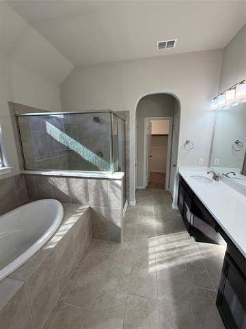 Building Photo - 2125 Lake Pine Dr