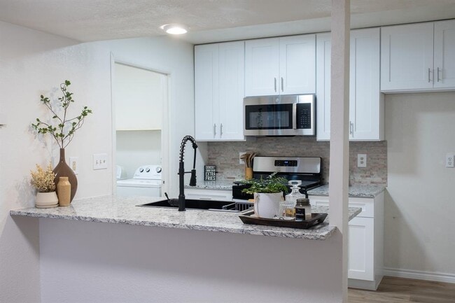 Building Photo - 2401 Bucks Run