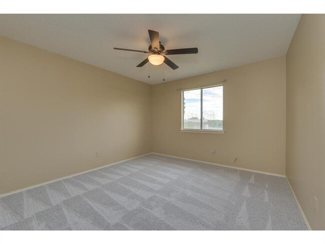 Building Photo - 3912 Lemos Dr