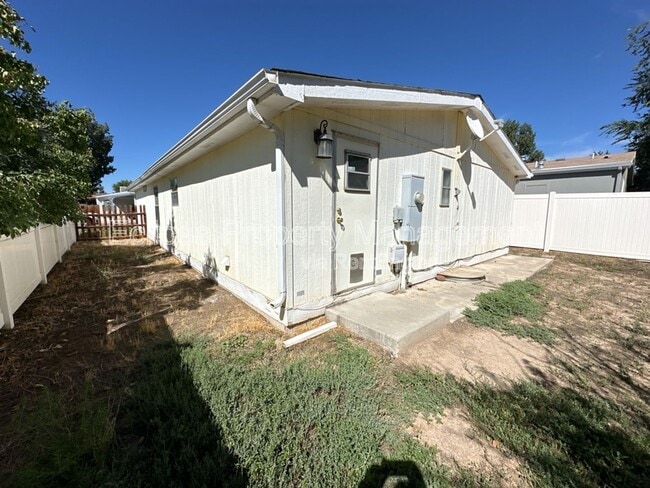 Building Photo - 178 Hollyberry Way