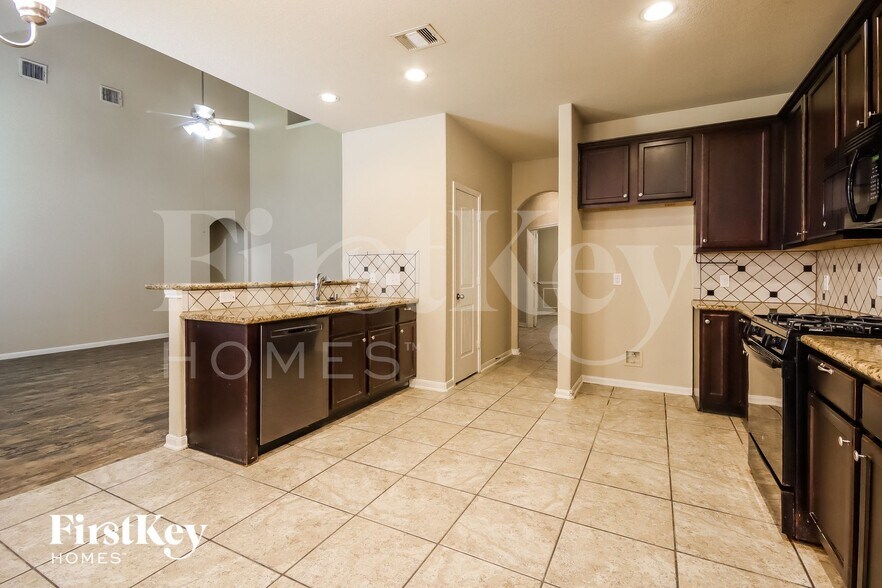 Building Photo - 15726 W Chamfer Way