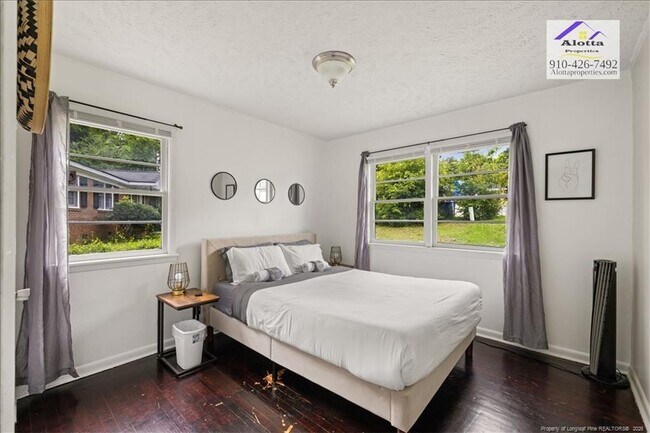 Building Photo - 743 Rustland Dr