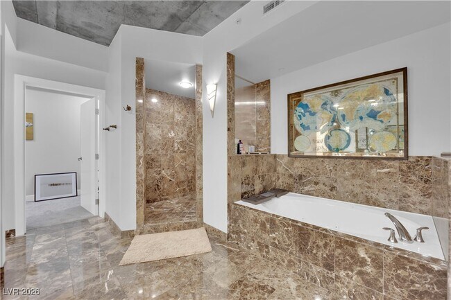 Building Photo - 360 E Desert Inn Rd