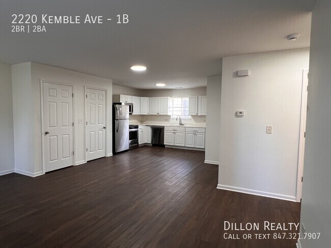 Building Photo - 2220 Kemble Ave