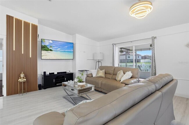 Building Photo - 10608 Laxton St