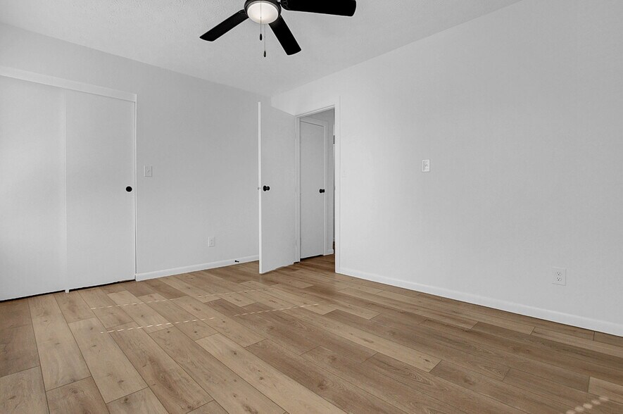 Building Photo - 4895 Drayton Rd