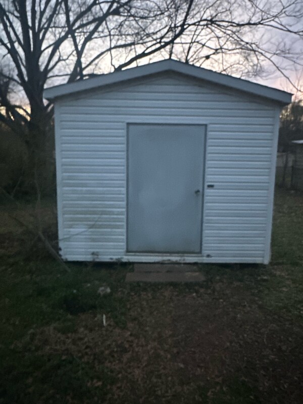 Building Photo - 151 Cherokee Rd
