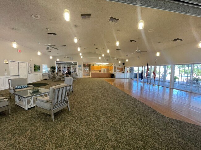 Building Photo - 675 W Lake Jasmine Cir