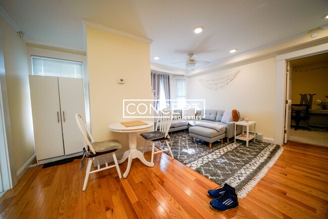 Building Photo - 219 Commonwealth Ave