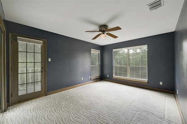 Building Photo - 3605 Silver Hill Cir