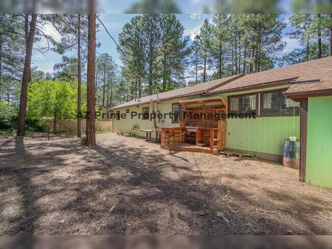 Building Photo - 5383 Glenwood Ln