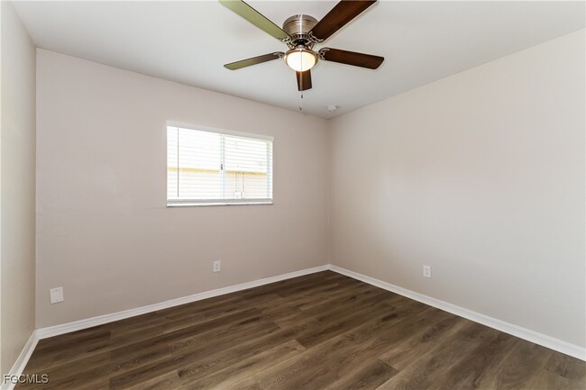 Building Photo - 349 SW 28th Pl