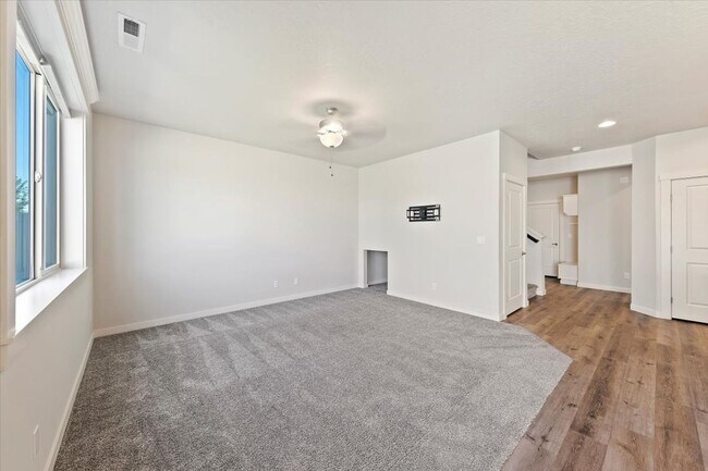 Building Photo - Meridian Spacious Retreat with Neighborhoo...