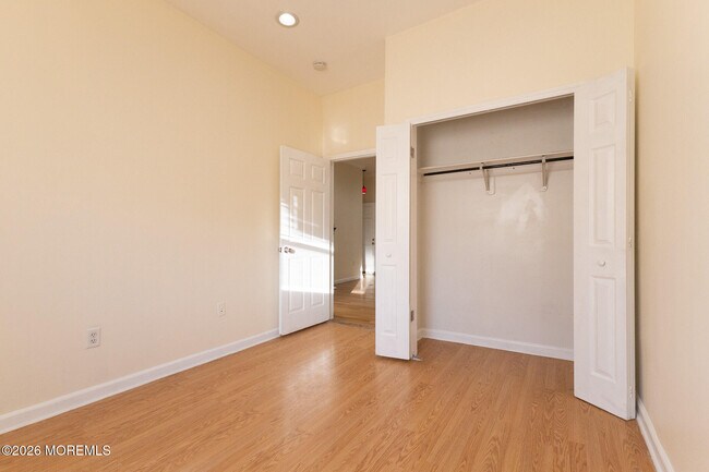 Building Photo - 158 Terrace Ave