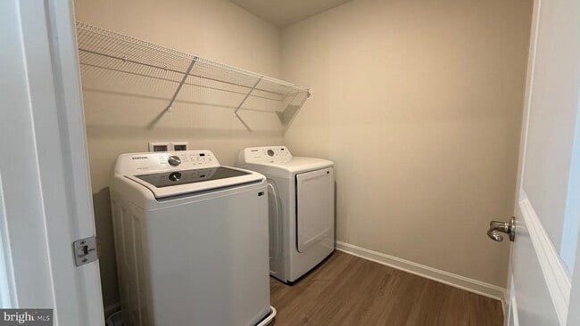 Building Photo - 35 Signal Knob Cottage Dr