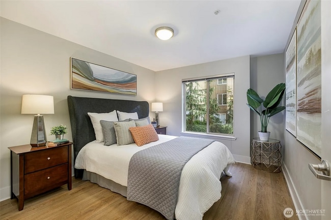 Building Photo - Spacious 2 bedroom 2 bath condo with parki...