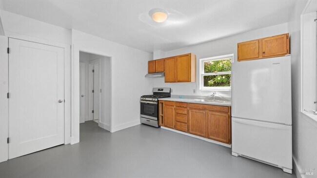 Building Photo - 530 Ethel Ave