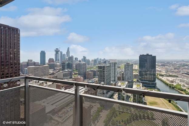 Building Photo - 235 W Van Buren St