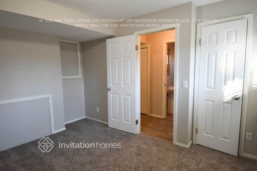 Building Photo - 9918 Garland Dr