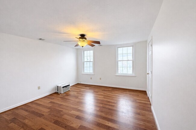 Building Photo - 78 Dalby St