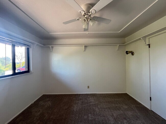 Building Photo - 420 Fairview Ln