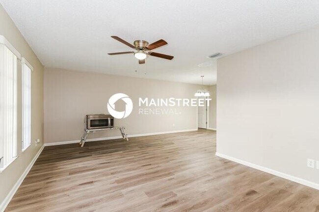 Building Photo - 3 Bedroom Pet-Friendly Home in Cape Coral, FL with Main Street Renewal