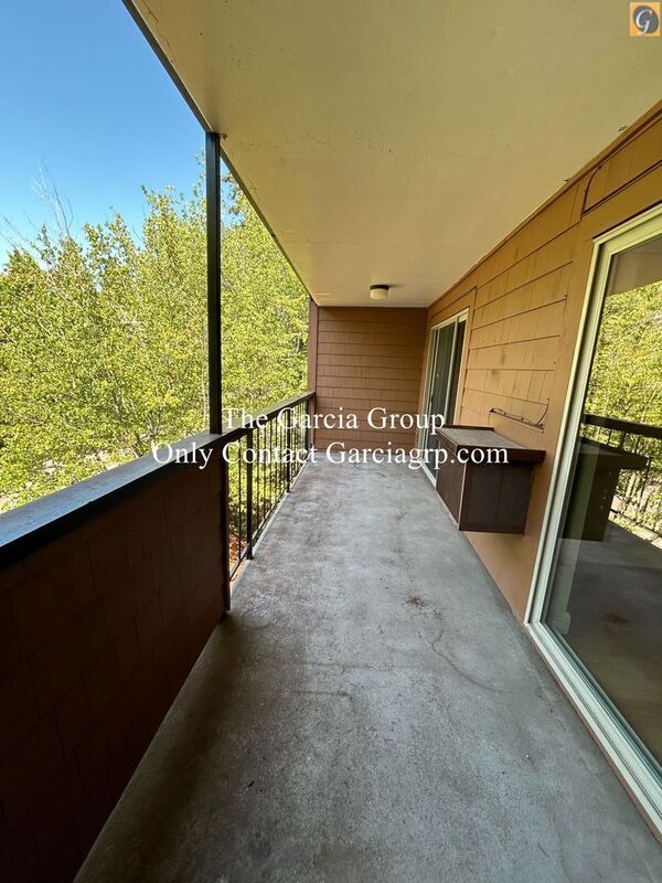 Building Photo - 181 Oswego Summit