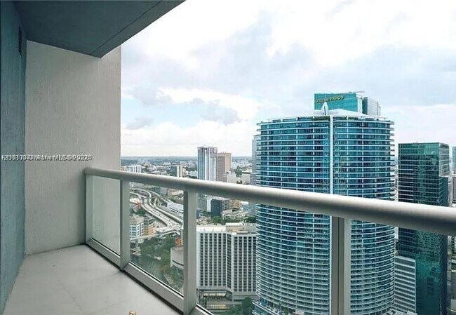 Building Photo - 475 Brickell Ave