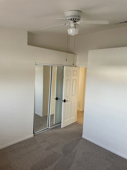 Building Photo - 53865 Avenida Mendoza