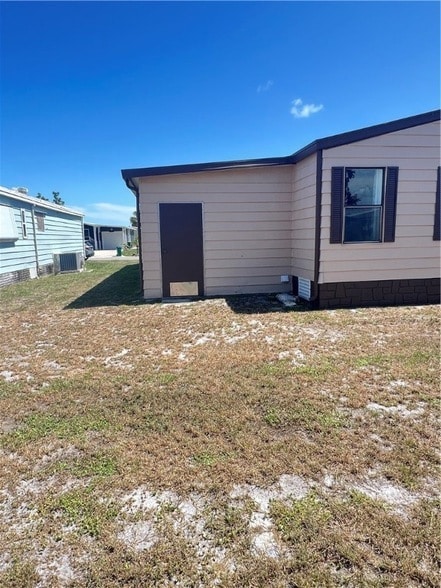 Building Photo - 812 Oleander Cir